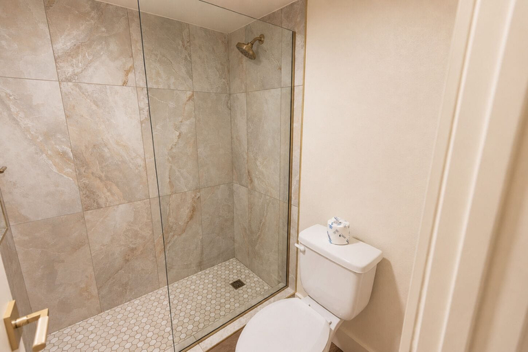 Bathroom 2, The Atlas Hotel, Davidson