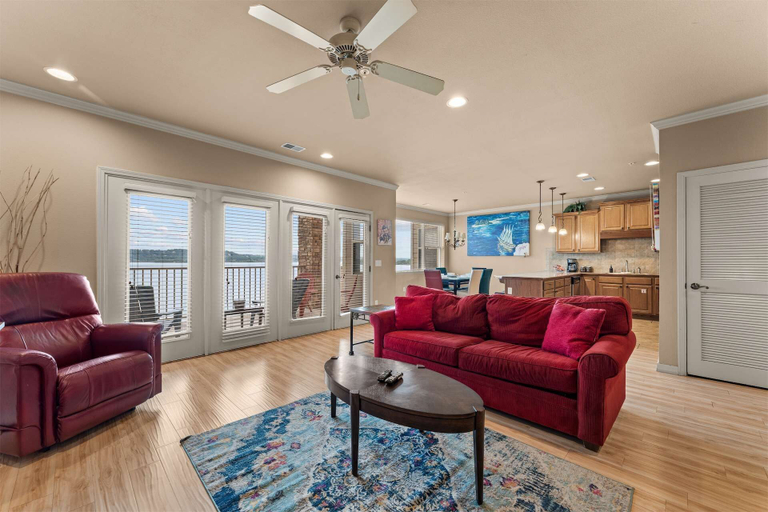 Living area 5, The Red Curtain - Lakefront, Taney