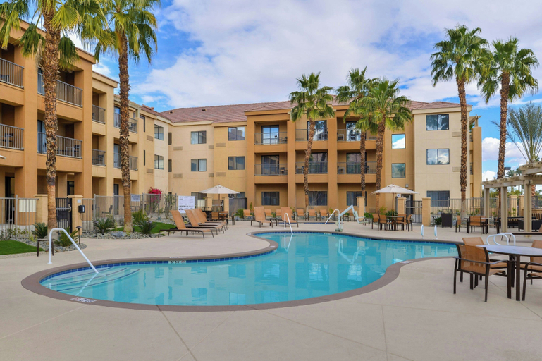 Sport & Beauty 2, Courtyard by Marriott Palm Desert, Riverside