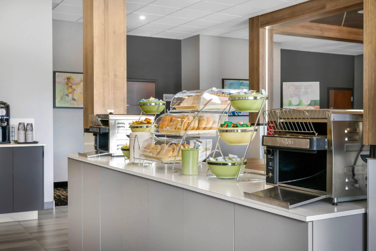 Food & Drinks 5, Quality Hotel & Conference Centre Edmundston, Madawaska