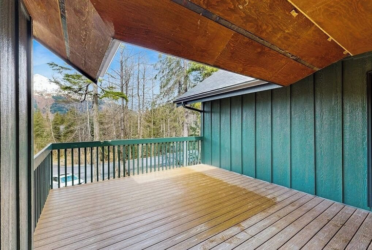 Interior 3, Cozy Mountainside Duplex Near Virgin Creek Trailhead, Anchorage