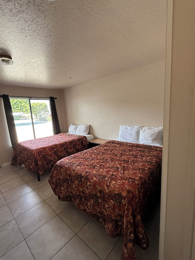 Bedroom 3, Motel 8 Soledad, Monterey