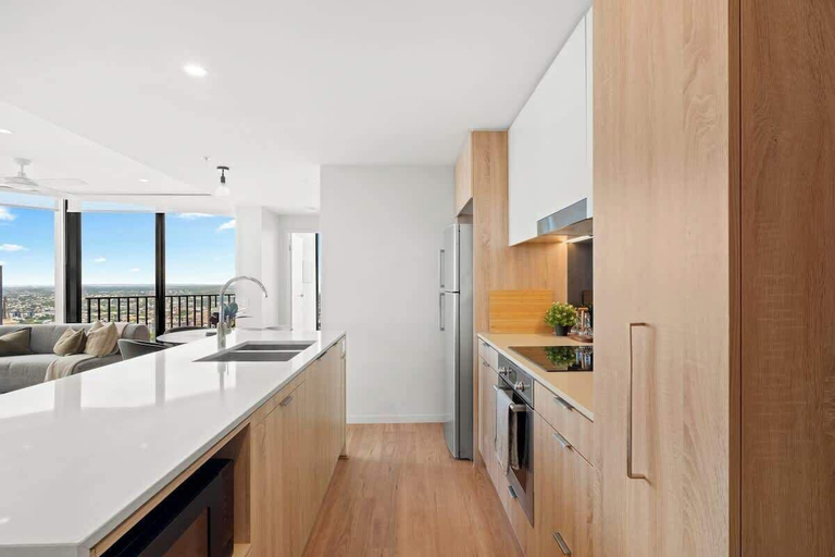 Interior 3, The Story Suite! 2bed/2bath/2car/pool/views ~ CBD, Brisbane