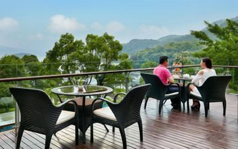 Outdoor dining 2, Qiandaohu Liberty Interworld Palace, Hangzhou