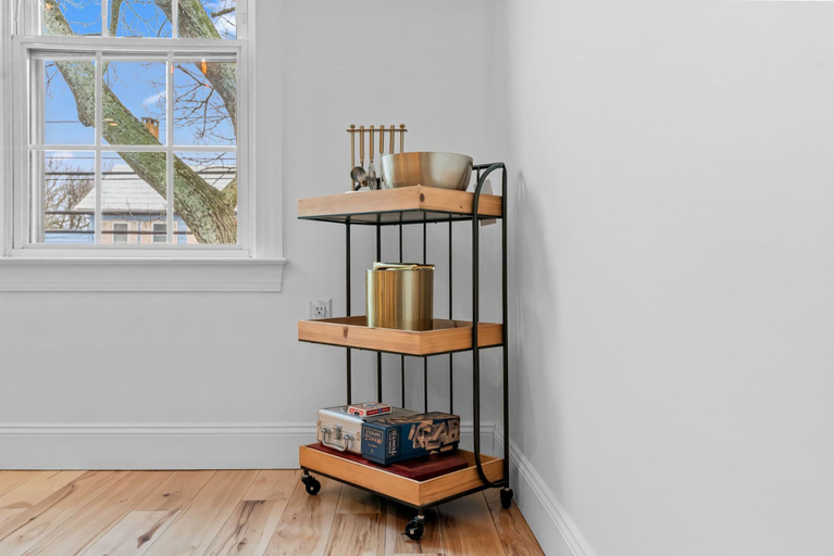 Room 4, Downtown Flat Walk to Dining Shops Sleeps 4, Talbot