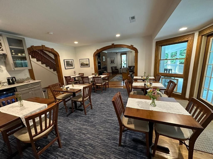 Dining, Lovill House Inn, Watauga