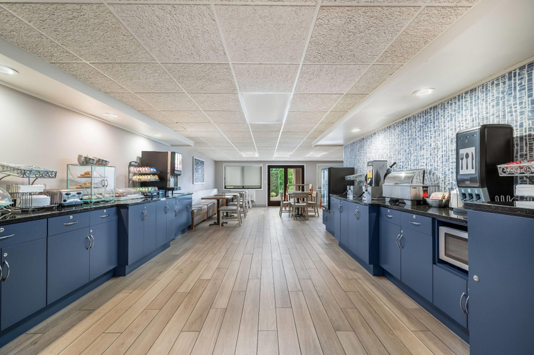 Food & Drinks 5, AmericInn by Wyndham Baudette, Lake of the Woods