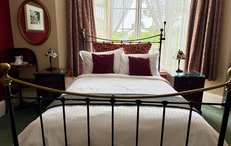 Room 4, Alway at Lifton Hall, Devon