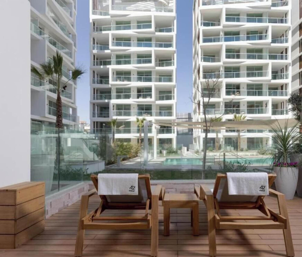 Pool 5, 42 Residence by Brown