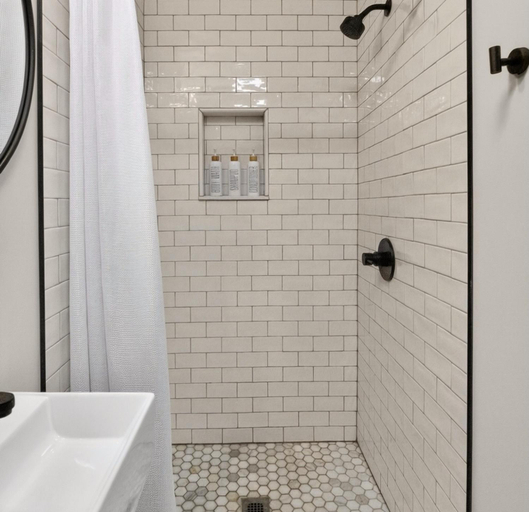 Bathroom 5, The Gate, Onondaga