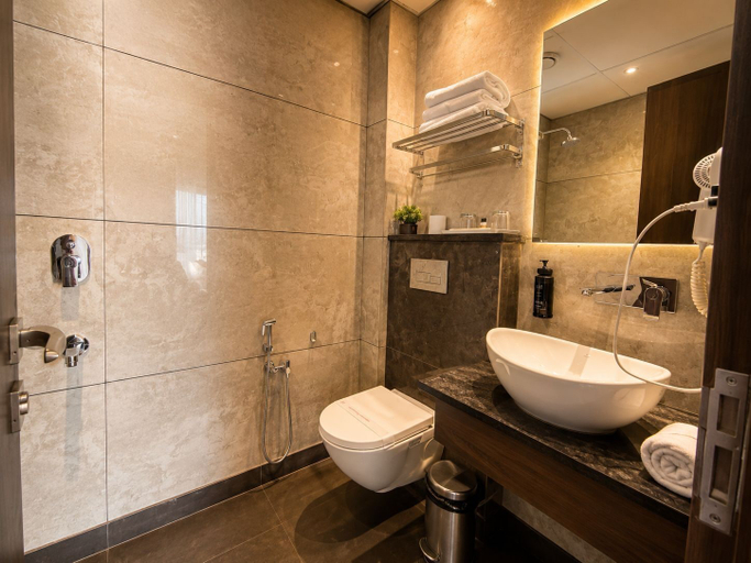 Bathroom 4, Hotel Ramaya Inn @ Har Ki Pauri Road, Dehradun