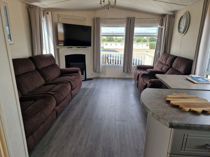 Primary image, Caravan Sleeps 6 With Parking, Norfolk