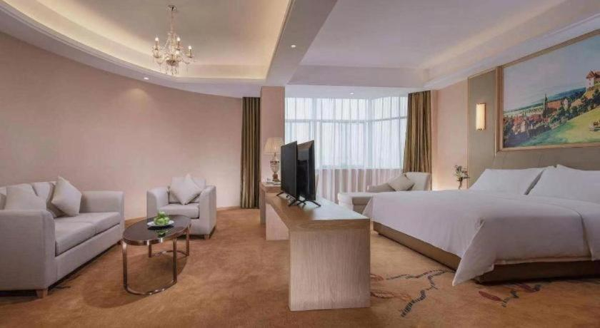 Bedroom 2, Vienna Hotel Bishan Central Street, Chongqing