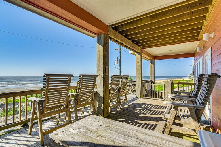 Terrace/patio 2, Easy Breezy 4 Bedroom Home, Galveston