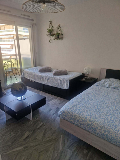 Room 5, Mandelieu Azur riviera, Alpes-Maritimes