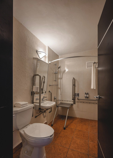 Bathroom 5, Gamma Mérida El Castellano, Mérida