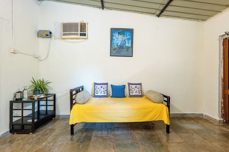 Room 5, CosmicStays The Outhouse, Pune