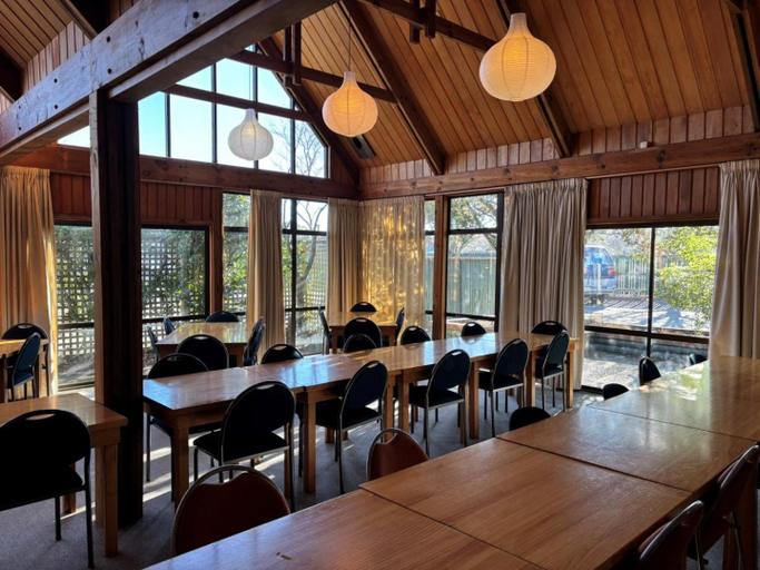 Food & Drinks 4, Cedar Chalets and Barkers Lodge, Ashburton