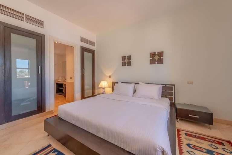 Room 3, Golf Luxury Villa with Private Pool, Al-Ghurdaqah