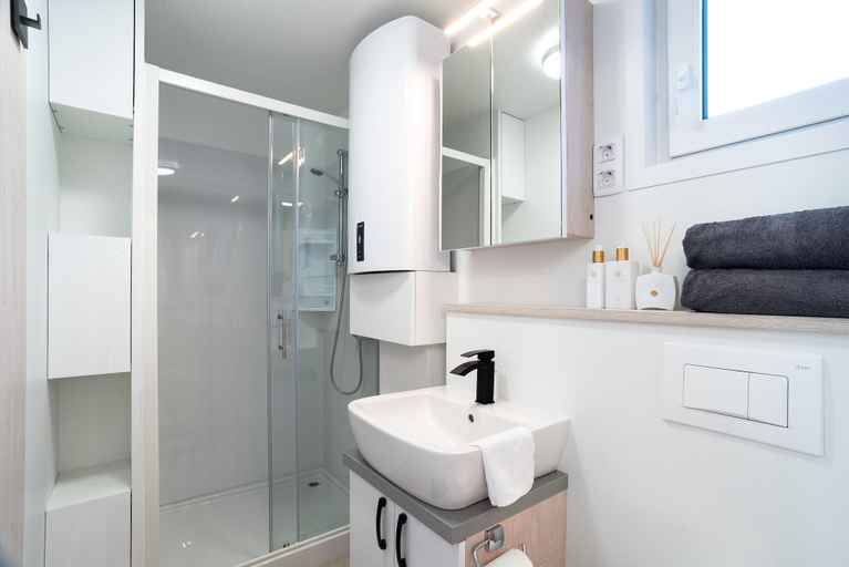 Bathroom 3, Dream Houseboat by the sea With Terrace, Piran