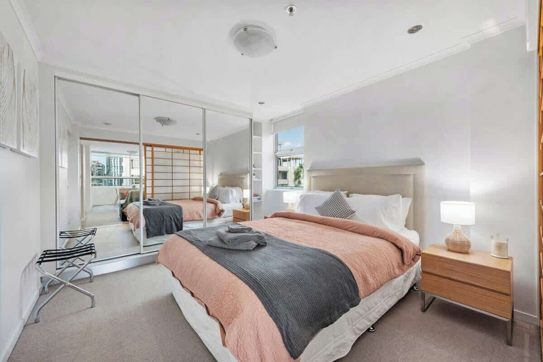 Interior 3, Stunning! Skyline City, Water + Story Bridge Views, New Farm