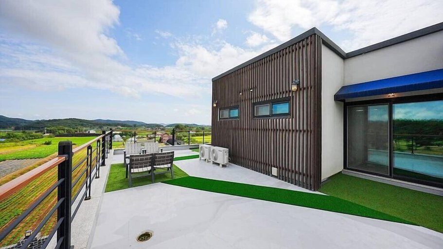 Exterior & Views 2, My Kids Pool Villa, Taean
