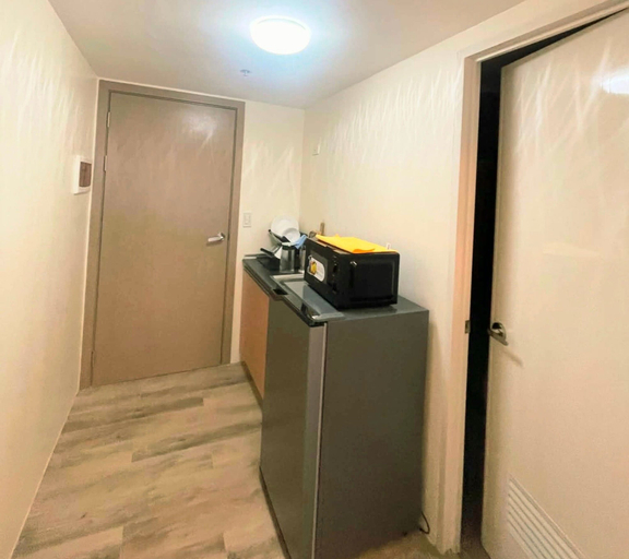 Private kitchenette 4, Cozy Retreat by Jane at Balai, Lapu-Lapu City