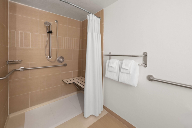 Bathroom 4, Wyndham Sacramento, Sacramento