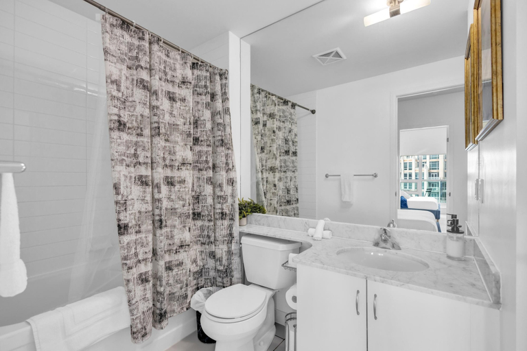 Bathroom 5, Grandline City Hotel, Toronto