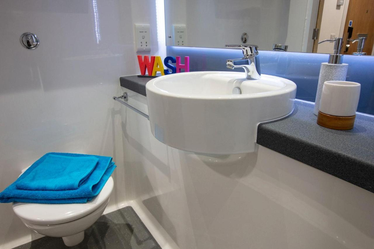 Bathroom 3, Caledon Court in Aberdeen, Aberdeen