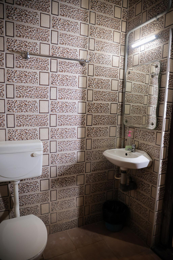 Bathroom 5, Hotel Jebasakthy, Kanniyakumari