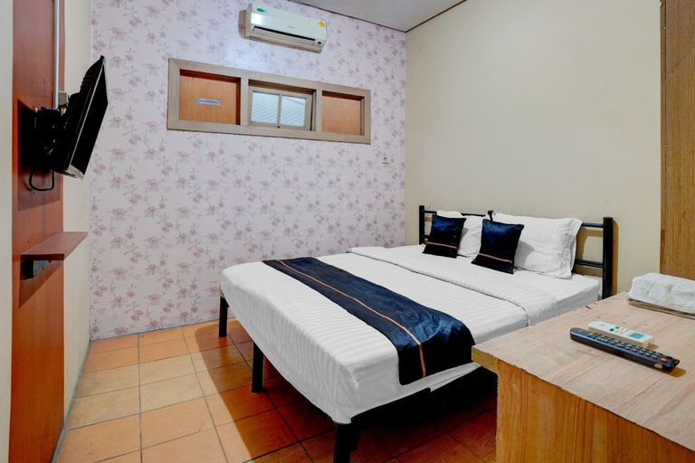 Bedroom 2, Hotel O near Summarecon Mall Serpong formerly Gemilang Guesthouse, Tangerang