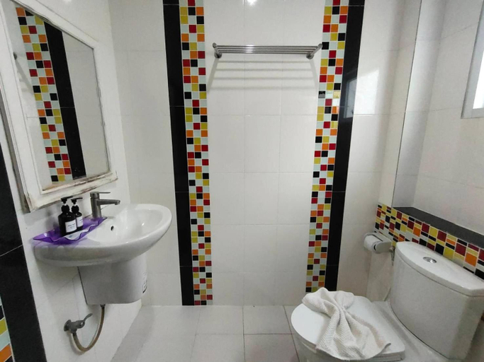 Bathroom 4, Phangpring Beach Resort, Tha Sala