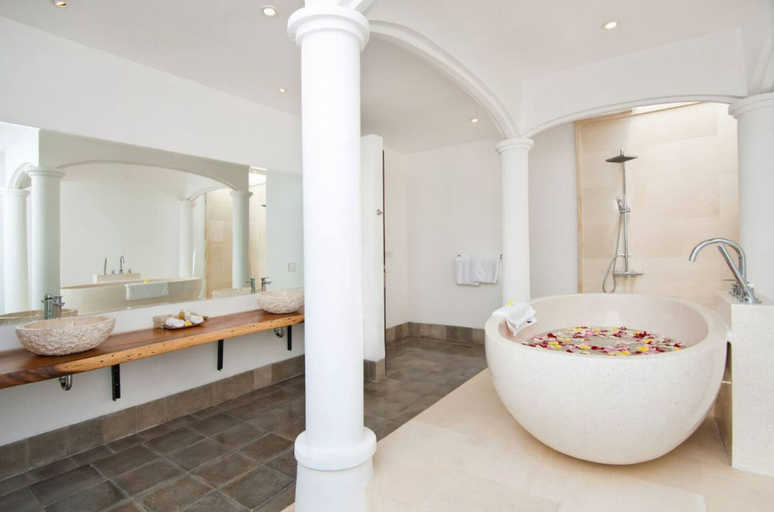 Bathroom 3, Villa Amalia, Badung