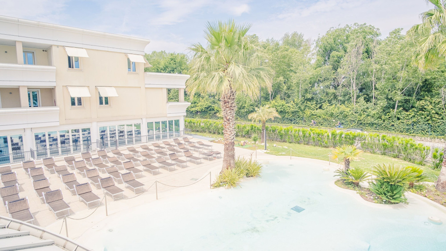 Room 3, 22 Relais du Lac Elite - Italian Homing, Brescia