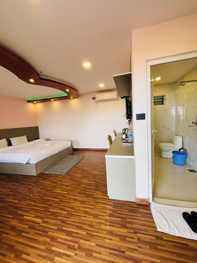 Room 3, Hotel Gadhi View and Resort, Narayani