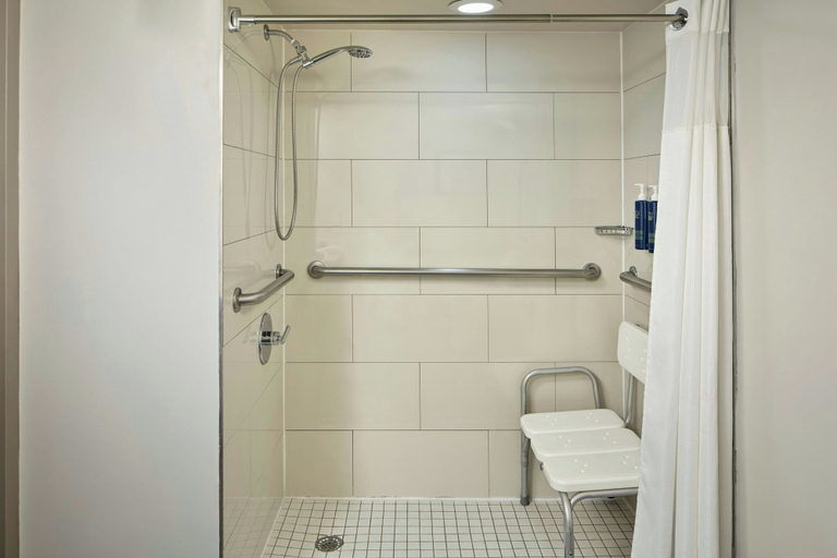 Bathroom 5, Four Points by Sheraton Richmond, Chesterfield