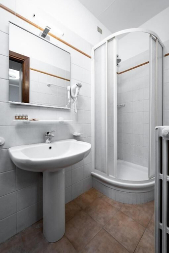 Bathroom 3, Roof Garden Rooms, Perugia