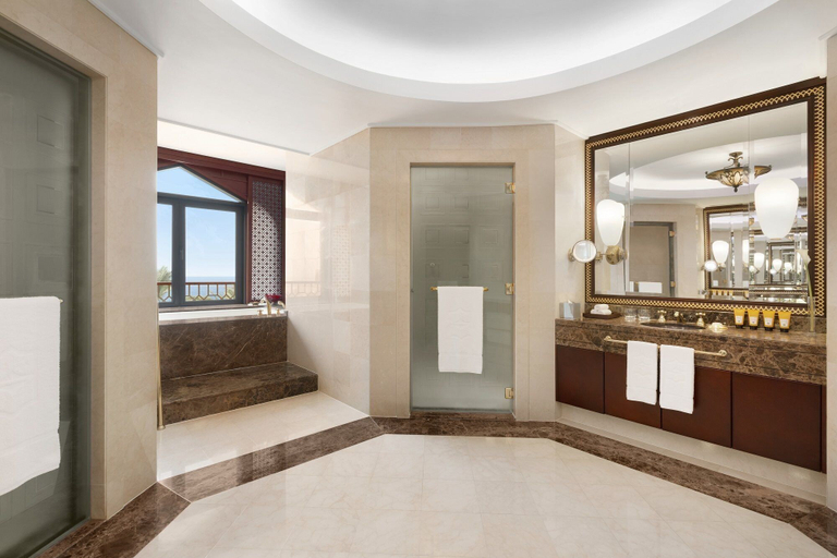 Bathroom 5, Al Husn Hotel Muscat, Muscat