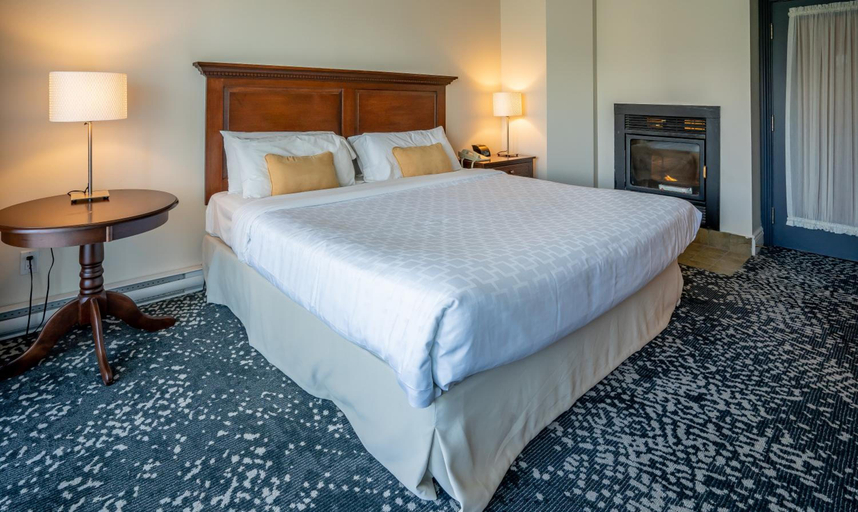 Bedroom 4, Manoir Des Sables, an Ascend Collection Hotel, Memphrémagog