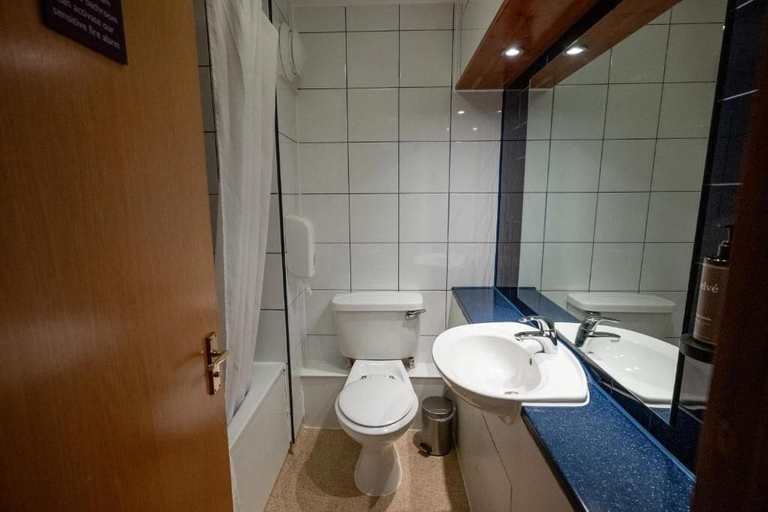 Bathroom, Saram Lodge Lichfield, Staffordshire