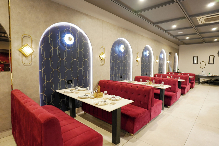 Restaurant 3, Royalistiq, Garhwal