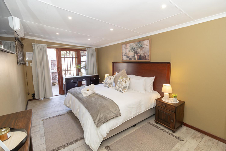 Bedroom 4, Milner Manor Guesthouse, Mangaung