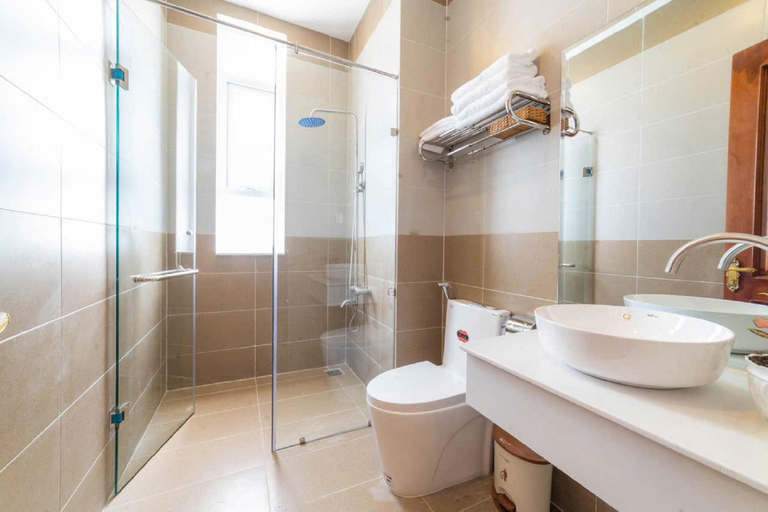 Bathroom 5, Cherry House Dalat at Anh Phuong Hotel, Đà Lạt