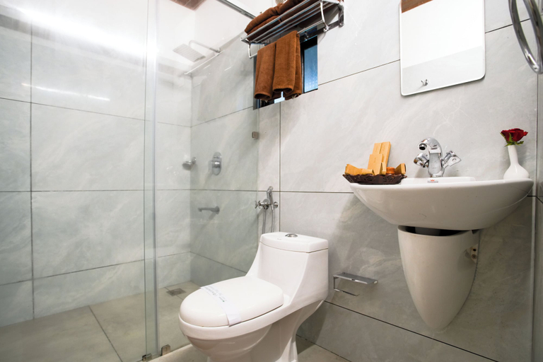 Bathroom 3, Soma Seven Springs, Idukki