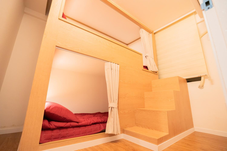 Bedroom 4, Huayuanhouse HQ in hongdae, Mapo
