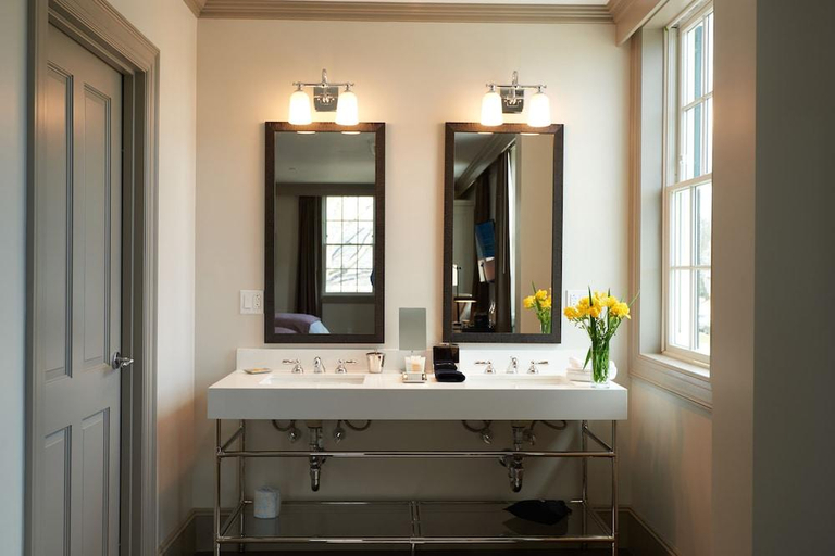 Bathroom 4, The Groton Inn, Middlesex