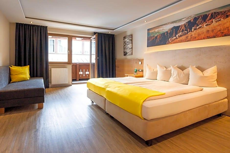 Bedroom 3, Das Alpenwelt Resort, Zell am See