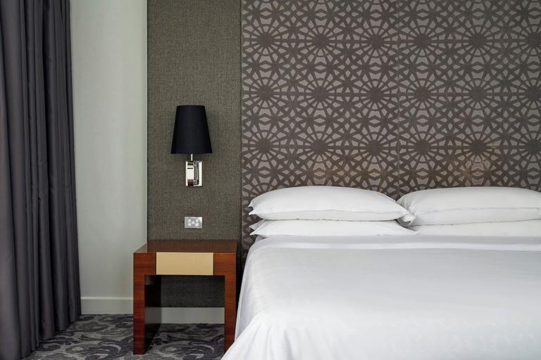 Bedroom 4, Sheraton Melbourne Hotel, Melbourne