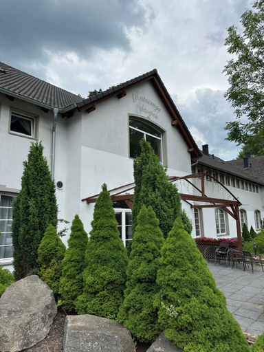 Exterior view 1, Viktorjan, Strzelce